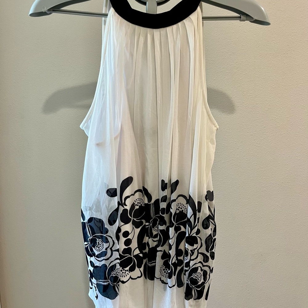 ECl New York halter ,sleeveless Top
Size 12